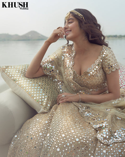 janhvi kapoor golden dress JanhviKapoor in #FalguniShanePeacock The actor looked ethereal in a Lehenga that was an artistic homage to her admiration for temple jewellerysignificant to her cultural heritage. The Lehenga skirtin a luxurious gold