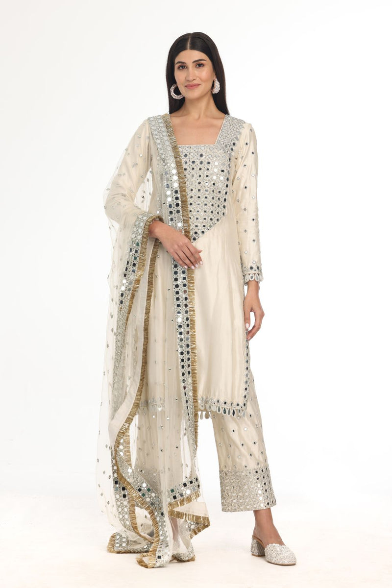 IVORY KURTA & PANT SET WITH ORGANZA DUPATTA