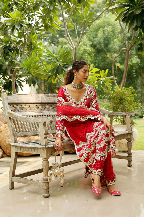 RED KURTA & CHURIDAR SET WITH SCALLOP DUPATTA